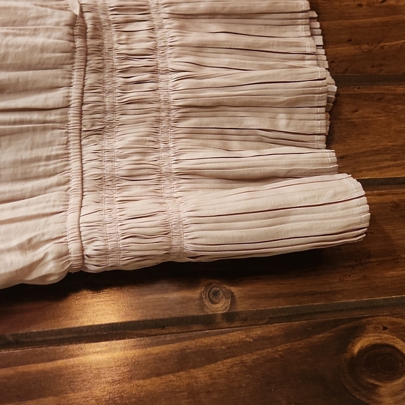 🆕️ Philosophy Cut & Sewn  V Neck Blouse in Latte - Picture 8 of 8